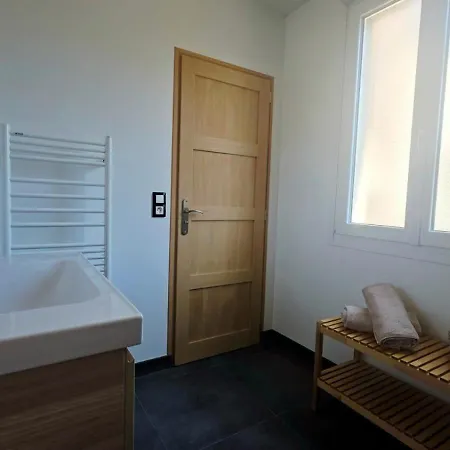 Lechappee Zaisne Jacuzzi Et Sauna サン・クエンティン