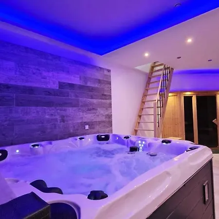 Lechappee Zaisne Jacuzzi Et Sauna شقة