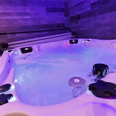 Apartment Lechappee Zaisne Jacuzzi Et Sauna